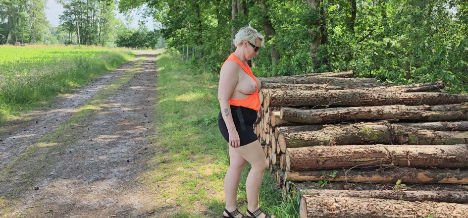 UserBitch1: Outdoor ha scopato il vibratore