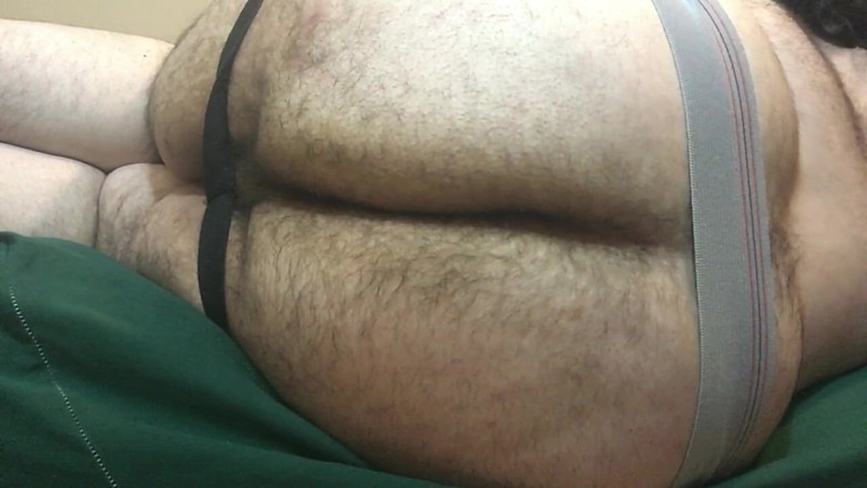 Chunky Belly Boy: Bawi się moją owłosioną