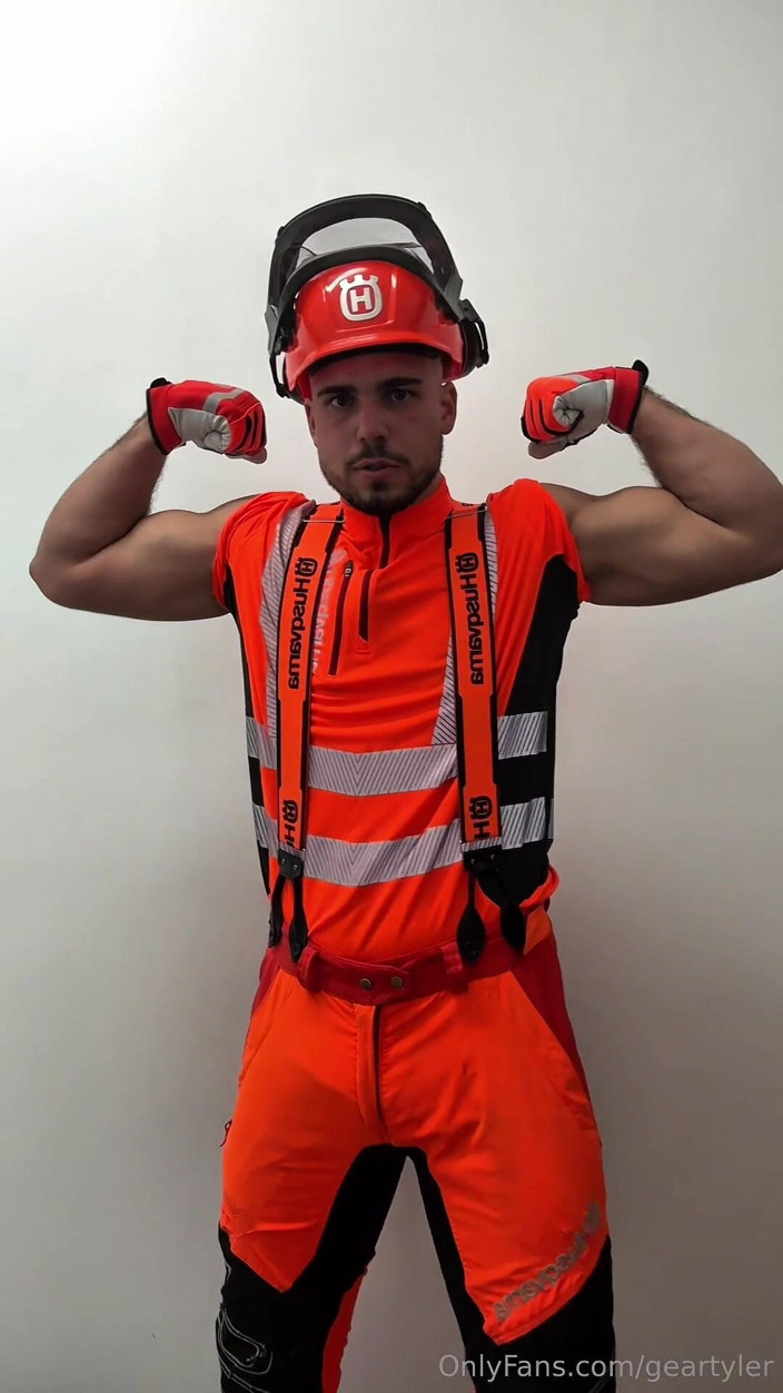 Tyler Blake: Tyler Blake Hivis kerja, fleksi otot, bermain dildo, melancap dalam...