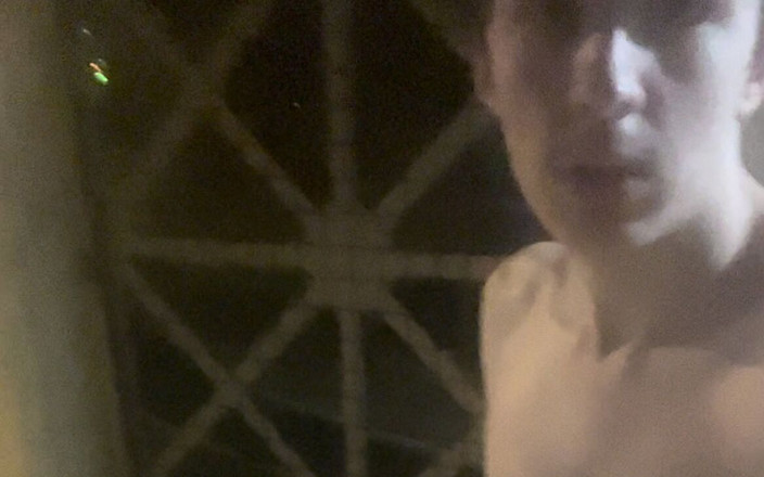 Lonewanderer: Estacionamento público e exposição da igreja!