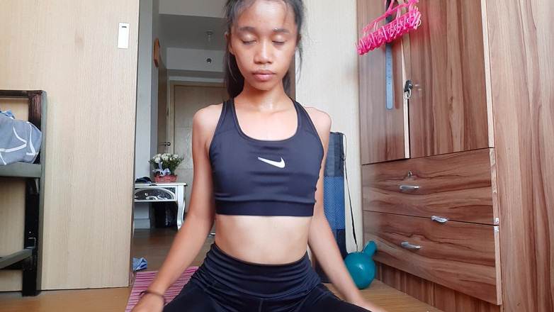 creamberryfairy: Část 2: Po cvičení zpocený orgasmus