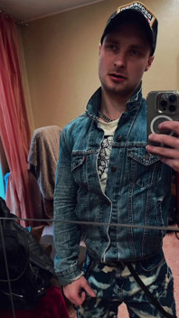Gay Skinhead Kinkysirius Take a Gold Shower Public Toilet