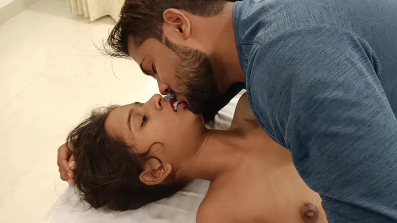 Londamaal123: La ragazza indiana vuole il sesso hardcore con il fidanzato