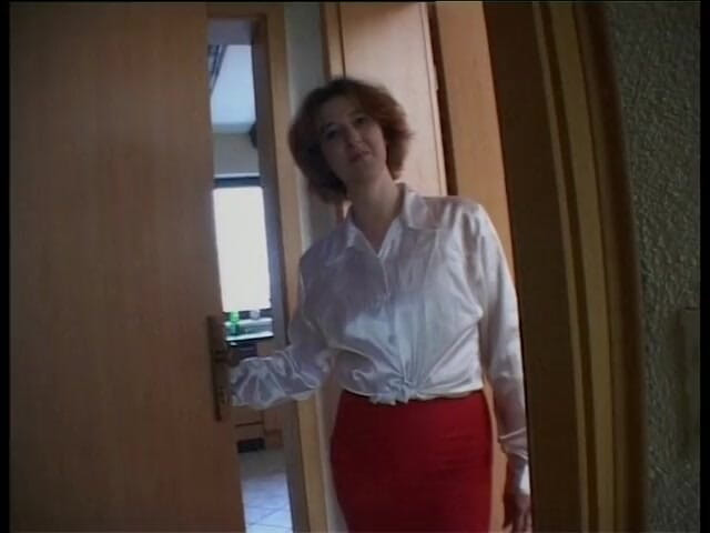 Horny Two really wet MILFs: Cette femme mature avec un gros cul aime jouer avec...