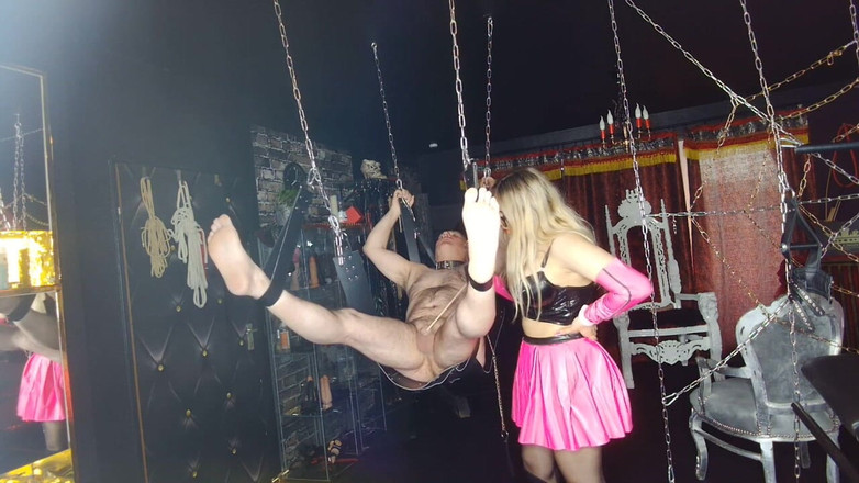 Queen_of_BDSM: ¡Alerta de polla pequeña! Siento lo siento por tu esposa