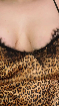 Seins qui rebondissent dans un soutien-gorge, 4 soutiens-gorge