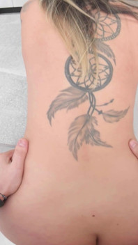 Min flickväns pojkvän vill knulla mig Kate tattuerad