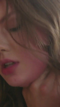 거칠게 좋아하는 엘레나 코쉬카