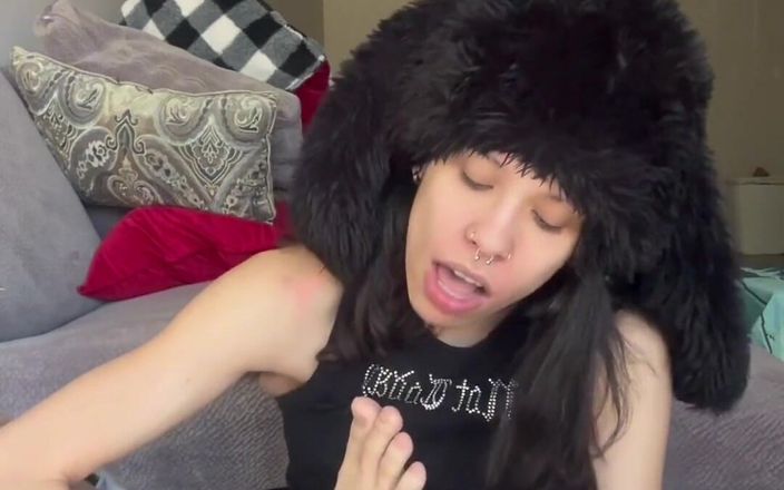 theunholychi: Adoră-mi tălpile ridate
