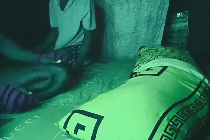 Stilesbhalifa1: 宿舍男孩在网络摄像头上淫荡啪