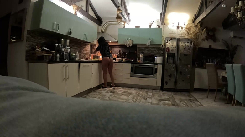 MilfyCalla: Ditangkap oleh jiran saya - blowjob sudut pandangan pertama, gaya doggy &amp;...