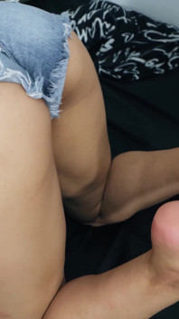 Amanda en trabajando con el pie caliente y enorme sexo anal!