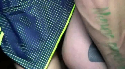 Gaybareback: Un tip cu tatuaje futut fără prezervativ de Mauriccio Wilde