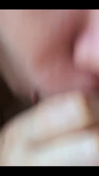 新视频 - 我的男友在线发布了我们的家庭视频！通过操他最好的朋友而欺骗了他 - 颜射