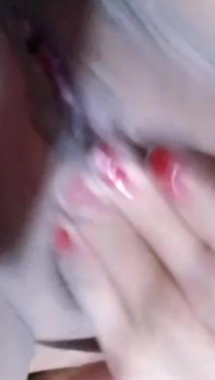 Carol Rayos De Guzman: Hračky pro dobrou malou asijskou Studen