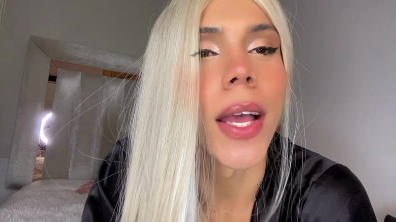 Marine Laveau: Deliciosa Rubia Con Culo Rosado Lista Para Ser Follada