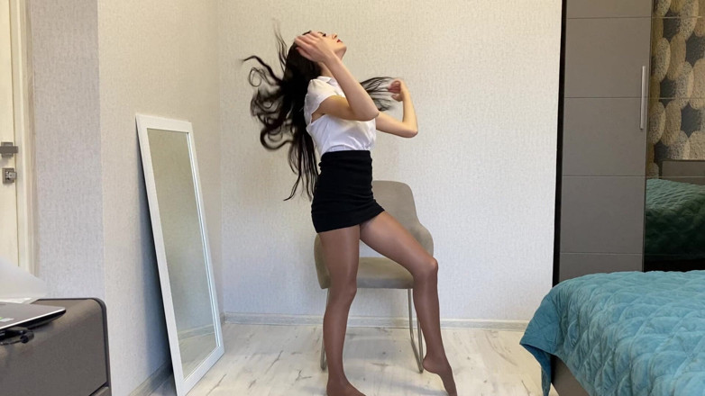 Princess Monica: Legs Tease in Nylon Pantyhose, Mind Fuck