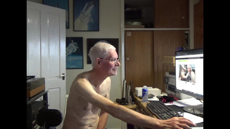 bigears: Arată Cele mai importante, dar dop, minge-greutate și ejaculare