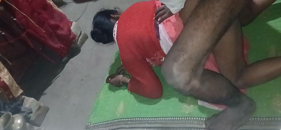 MuzZ-K: Desi Vesnice Bhabhi Ko Doggy Styl Mein Jamkar Choda - Těsný...