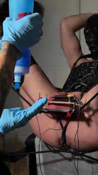 Analfisting, Sounding und Elektro gleichzeitig gemacht!