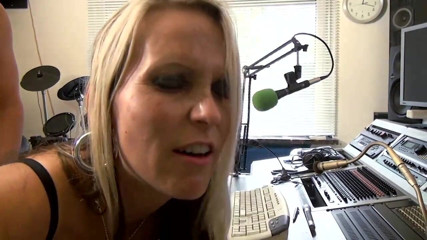 Deutschland porn: Une MILF blonde chevauche une grosse bite