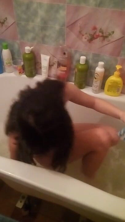 myla_angel: Bathing with Shampoo