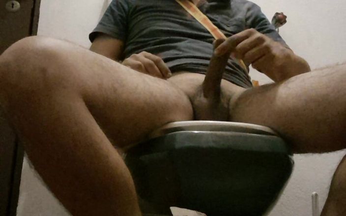 A large Portuguese dick: Masturbating in the Toilet