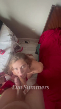 2025 Eva Summers, Feliz Natal em primeiro plano