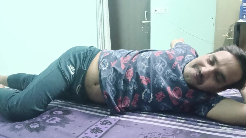 Rajasthani-old-lover: Pegawai polis India dihisap dan dikongkek jiran