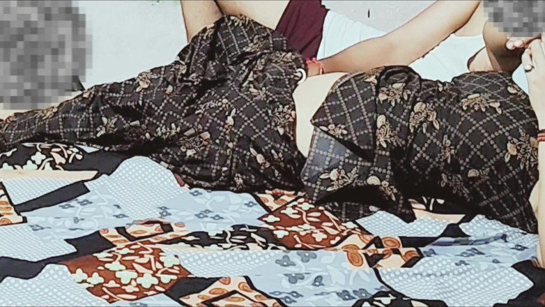 Pinki Bhabhi 69: 夫の友人が帰宅して私とセックスしました