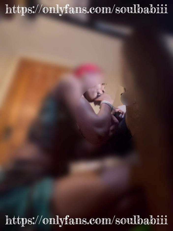 Soulbabii: Ordeñando Para Su Polla