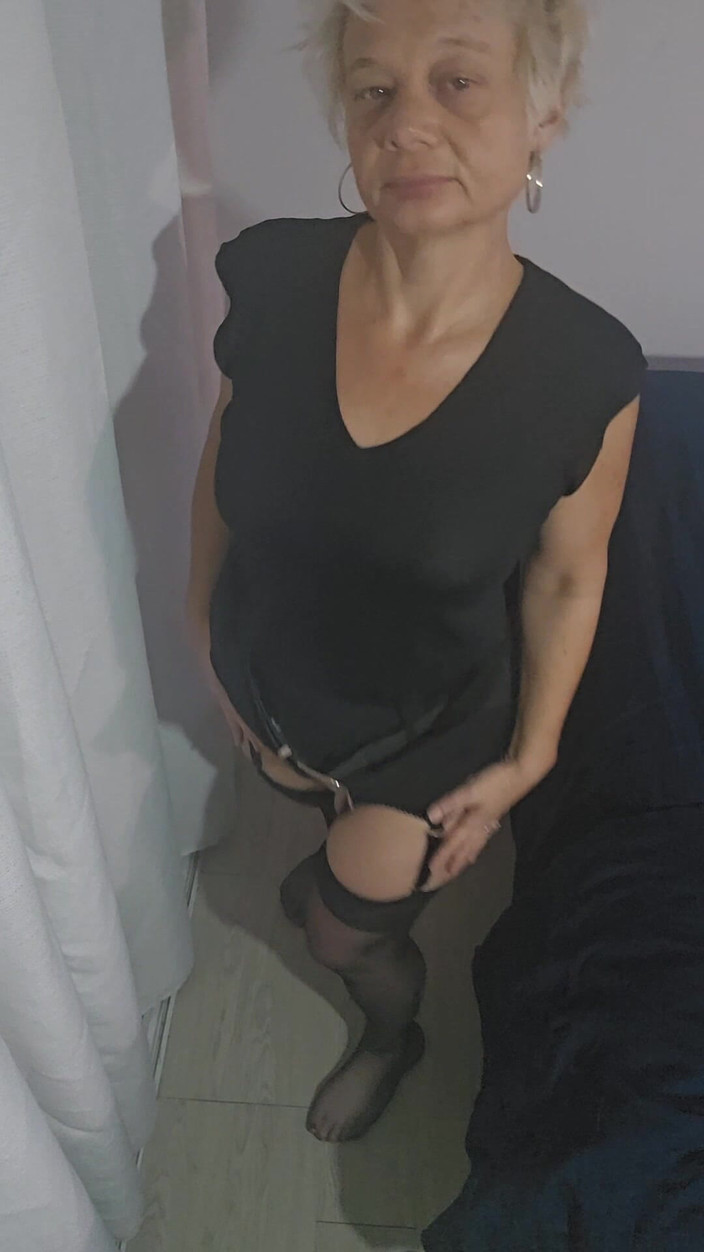Sofy13: I'll Reveal My Outfit of the Day Before Leaving for...