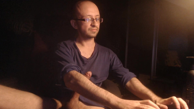 Alex Metallov: Un mec excité branle une grosse bite devant la webcam