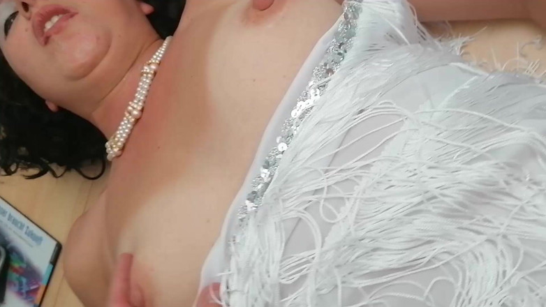 Mike Vonberg: प्रेमिका ने अपनी चीख़ वाली मेज पर चुदाई की, बाद में उसके चेहरे पर वीर्य निकालना चाहती थी, लेकिन उसने उसे अपने मुंह में ले लिया और निगल लिया