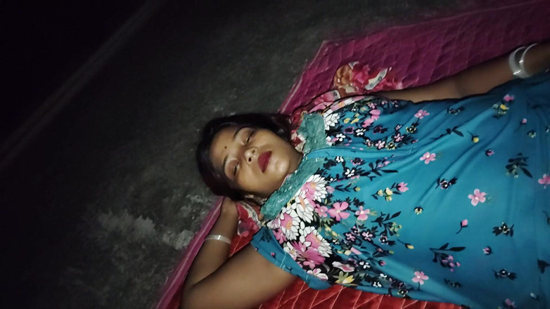 Pooja raniji: Pooja Bhabhi Night Hard Sex Upper Floor