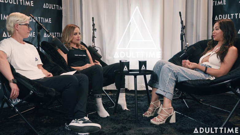 Adult Time Podcast: Scarlett Alexis &amp; Anna Claire Clouds Pen*s Fingers &amp; Mile High Club |...