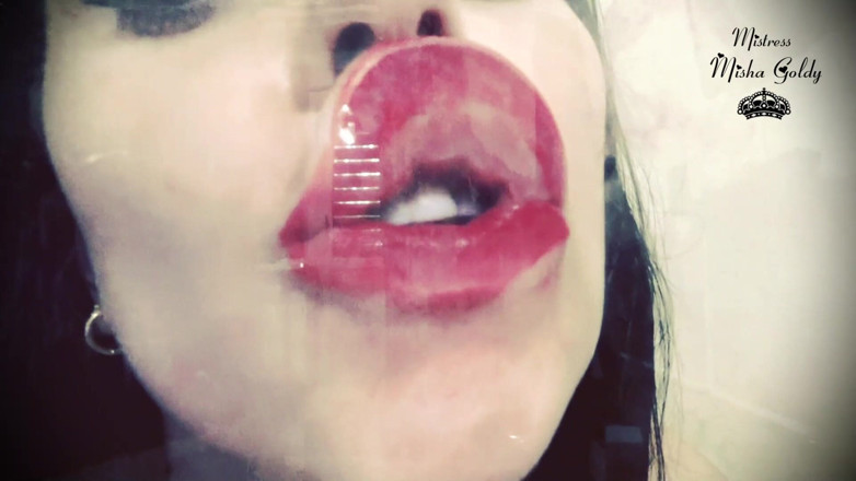 Goddess Misha Goldy: Red lips prints over glass &amp; frenchkissing