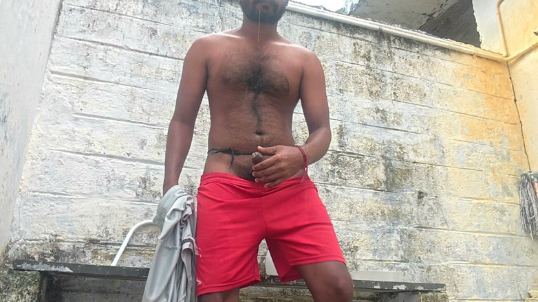 KUMBHA MANOJ KUMAR: Xhard - joven gran padrastro en baño al aire libre