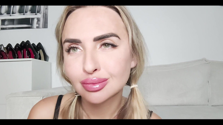 Goddess Lena: Jsem sexy?