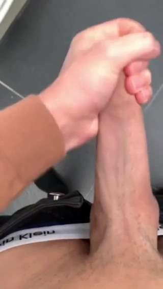 qaz11: Handjob pada kamera-112