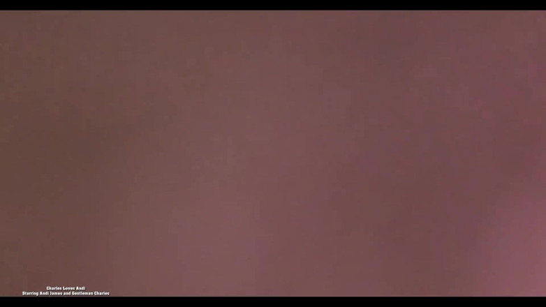 PornoJuice: Charles Andi'yi seviyor