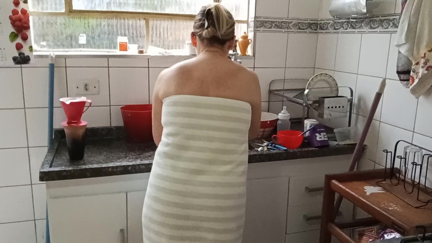 Grandma Very Naughty (MyaMylf)