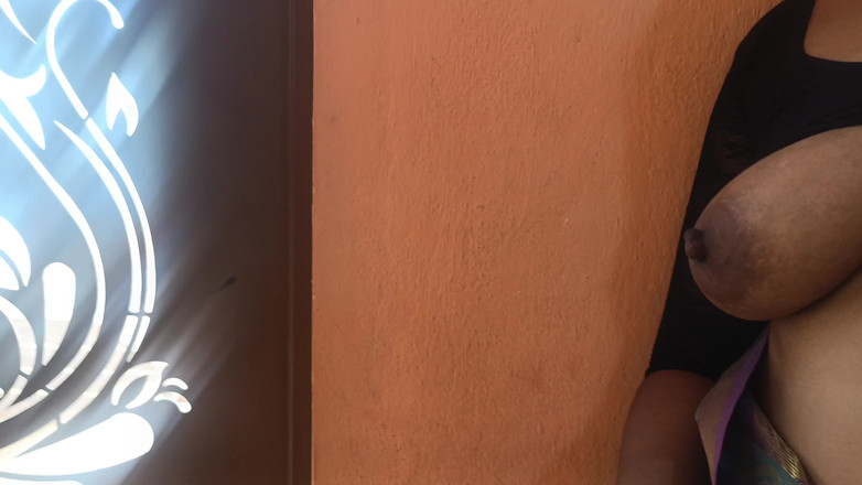 Pushpa studio: Traindo o romance da dona de casa em escadas