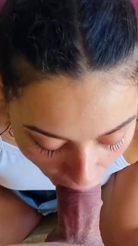 Beautiful Argentine Gives a Good Blowjob While Saying That She Loves It