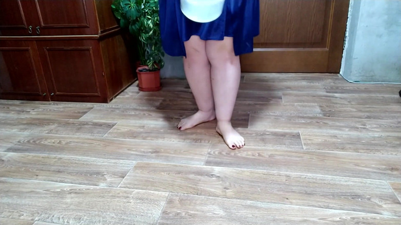 Elena: Full bucket of piss from Russian natural stepmom