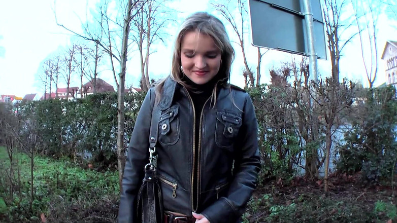 MMV Films and Clips XXX: ブロンドの美女がBDSMボンデージで胸とおもちゃをからかう