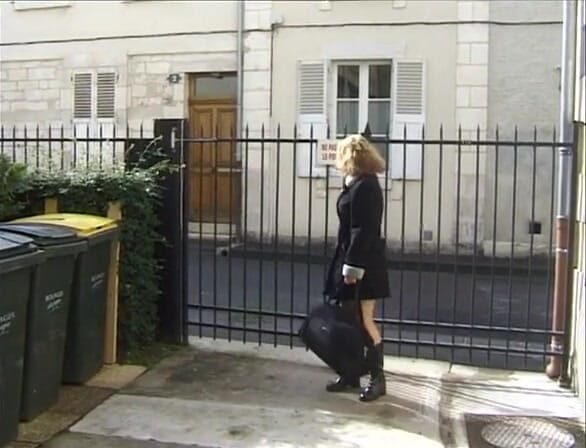 Hard Lesbians: French wives want to get off