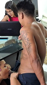 La Matrigna Della Mia Ragazza Mi Succhia Il Cazzo