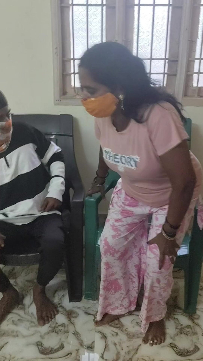Thesana: Un docteur baise la femme d’un mari innocent