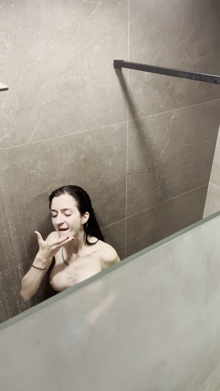 silicone_brunette: Banyomdaki kamera